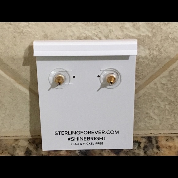 Sterling Forever Circle Stud Resin Earrings - Picture 3 of 3